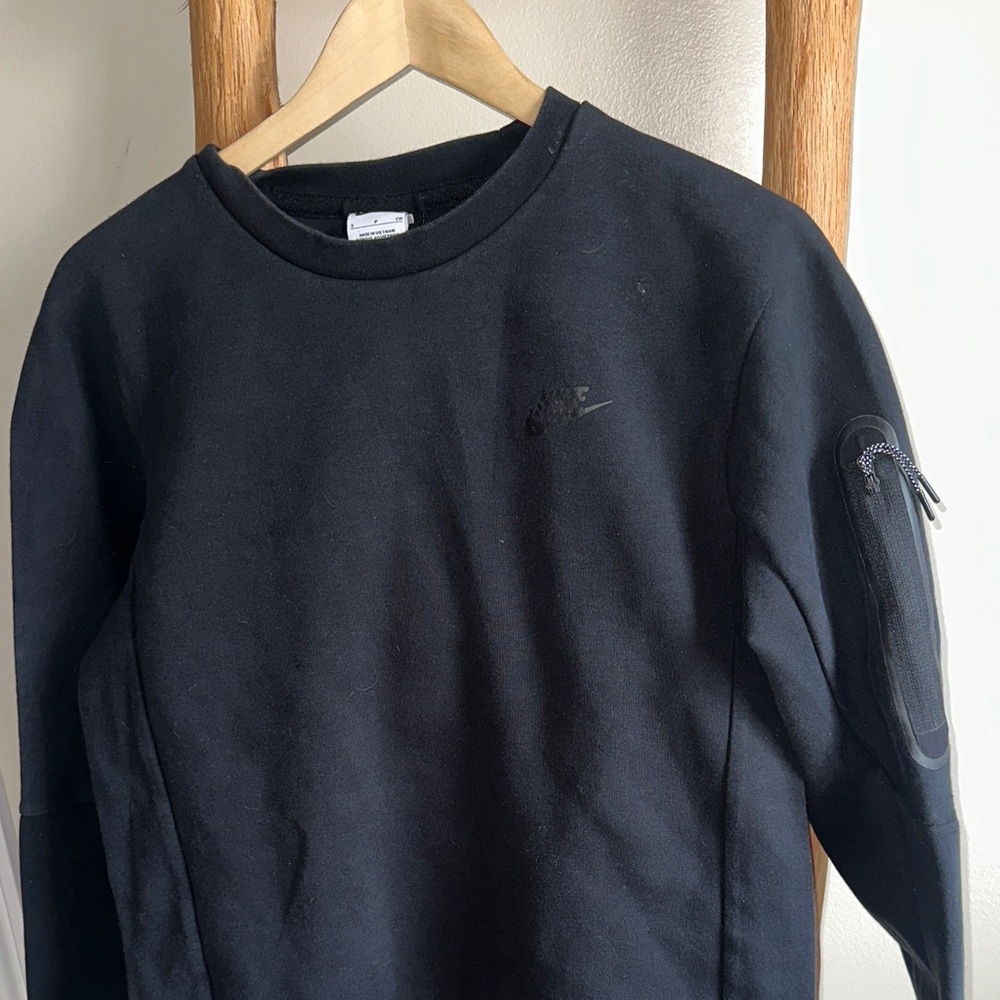 Nike Tech Crew Neck - image 1